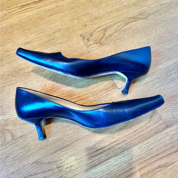 Manolo Blahnik used black kitten heel - Picture 2 of 4